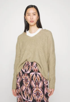 Mos Mosh Mmthora - Jumper - Aloe -Esprid Shop 03e4db7a05234f199f84b31339c5846f scaled