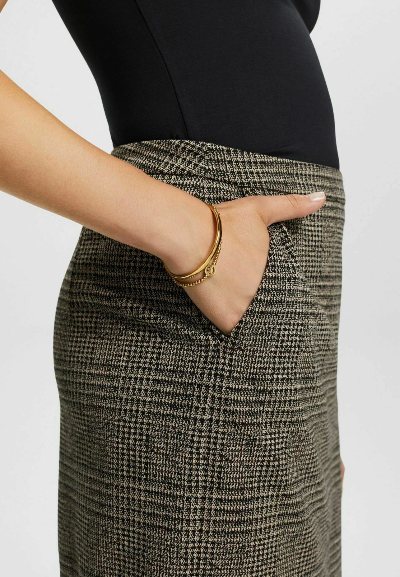 ESPRIT Mini Skirt - Medium Grey 4 ESPRIT Mini Skirt - Medium Grey - Image 4