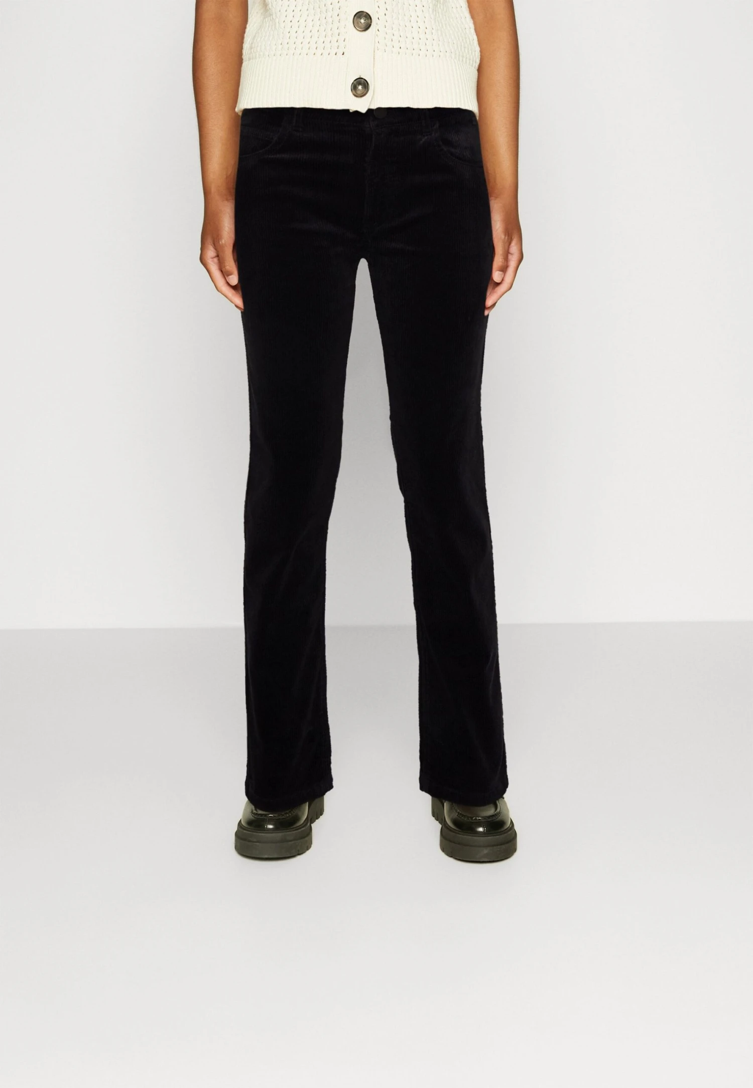 Marc O'Polo DENIM Pants Straight Leg Turn Up - Trousers - Black 1 Marc O'Polo DENIM Pants Straight Leg Turn Up - Trousers - Black