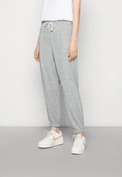 Nike Sportswear Gym Vintage Easy Pant - Tracksuit Bottoms - Grau/Weiss