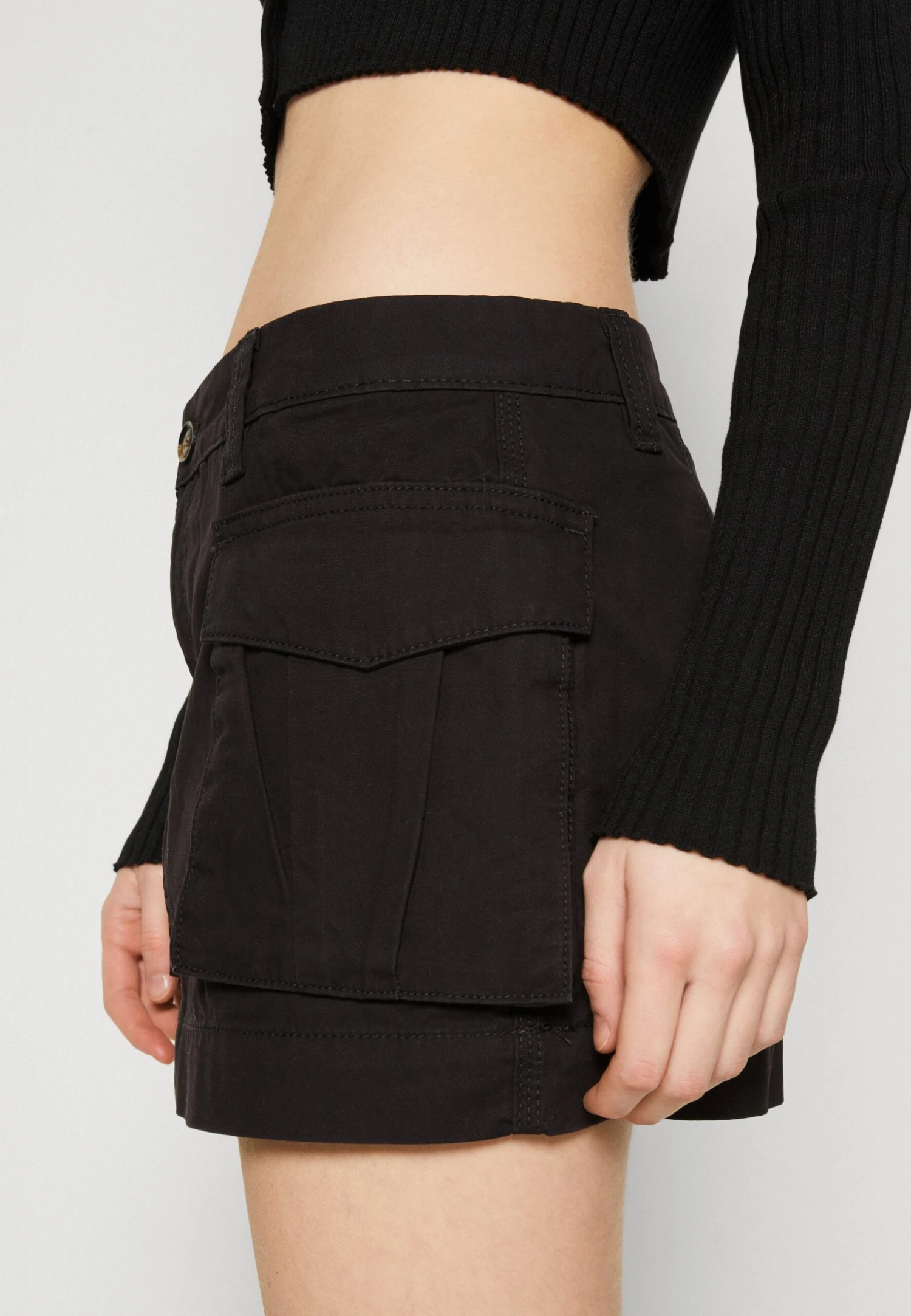 WEEKDAY Janis Utility Skirt - Mini Skirt - Black 6 WEEKDAY Janis Utility Skirt - Mini Skirt - Black - Image 6