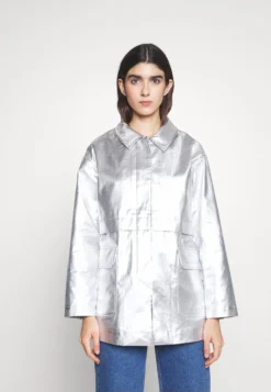 Ikks Waterproof Jacket - Waterproof Jacket -Esprid Shop 0fe3bd8de8c64766b8a3b1aeb712bab6 scaled