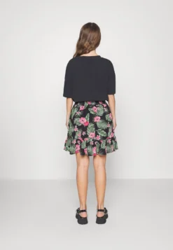 Pieces Petite Pcnya Skirt - A-Line Skirt - Loden Frost/Palms -Esprid Shop 12600bd1371e4512be45ccf8d83247d1 scaled