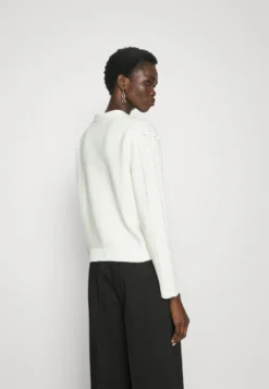 Max Mara Leisure Kiota - Cardigan - Bianco -Esprid Shop 1704292196ef46878a4adf0b9b1dfd39 scaled