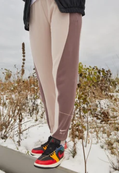 Nike Sportswear Air - Tracksuit Bottoms - Fossil Stone/Plum Eclipse