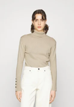Noble Roll Neck - Jumper - Coffee Bean