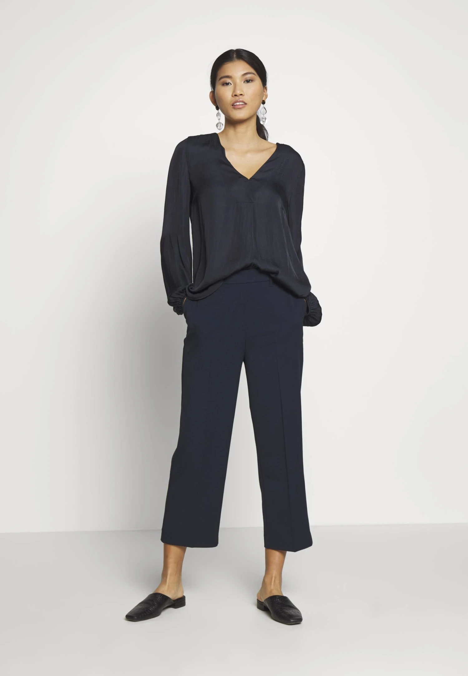 InWear Rinda Blouse - Blouse - Marine Blue 2 InWear Rinda Blouse - Blouse - Marine Blue - Image 2