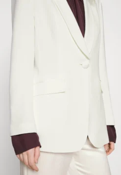 Emporio Armani Blazer - White -Esprid Shop 28236736733c433b8bdd756e543b1cb2 scaled