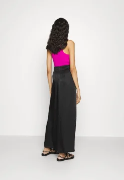 DRYKORN Ceiling - Trousers - Black 7 DRYKORN Ceiling - Trousers - Black -Esprid Shop 289c8414cc724ebcb1a4bf96ea1997d5 scaled