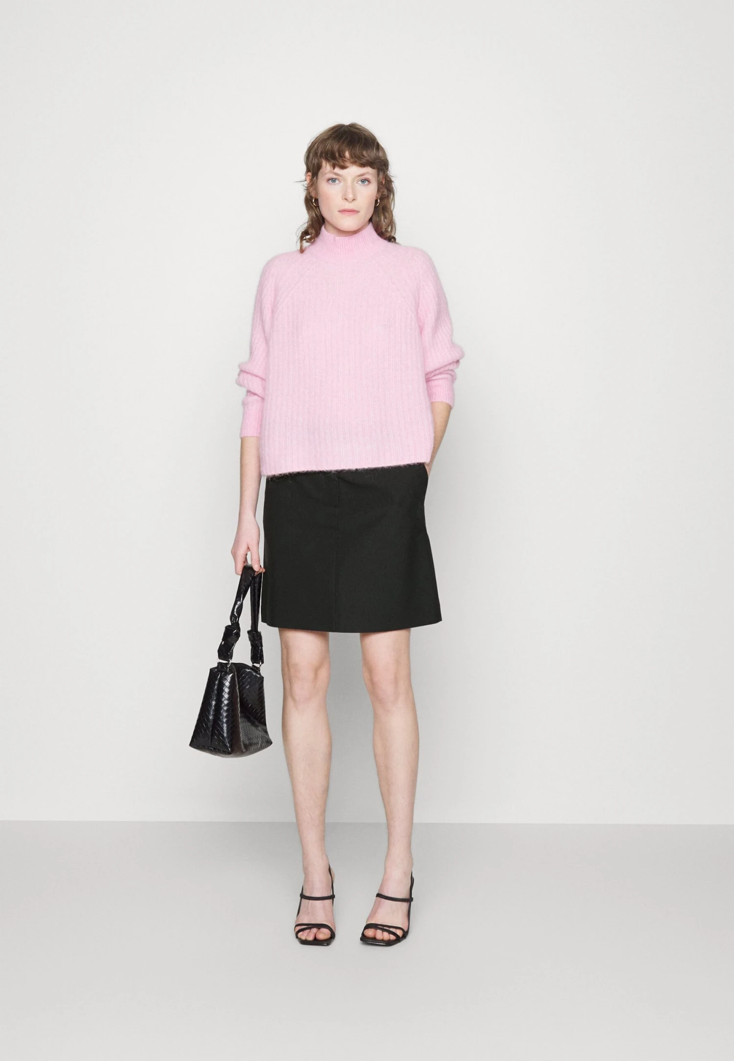MOSS COPENHAGEN Kalaya Skirt - Mini Skirt - Black 2 MOSS COPENHAGEN Kalaya Skirt - Mini Skirt - Black - Image 2