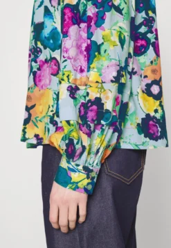 Yasannina Shirt - Button-Down Blouse - Blue -Esprid Shop 367c7357d1004e8fb14fb51747b9cbec scaled