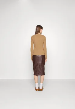 Mother Of Pearl Bethany - Cardigan - Praline -Esprid Shop 3768079c165f4eb4b55cfbf0e8f52a7e scaled