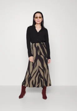 Gestuz Bothilde Skirt - A-Line Skirt -Esprid Shop 3c52a37b5c22439e92ac20b8e3e29eb3 scaled