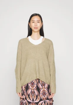 Mos Mosh Mmthora - Jumper - Aloe -Esprid Shop 4167b05d970b4b97ab2b5d58b932cb8f scaled