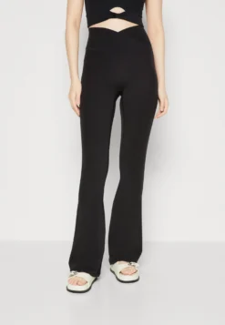 Aerie Real Me Crossover Flare - Trousers - True Black