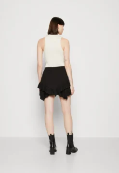 Sofie Schnoor Short Skirt - A-Line Skirt -Esprid Shop 4e5ff81830cc40ab91a97161b4336f07 scaled