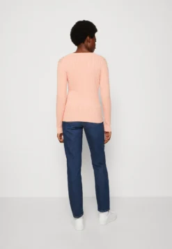 Gant Stretch V Neck - Jumper - Guava Orange -Esprid Shop 4f2bda2c659343589d835095d8fb42b1 scaled