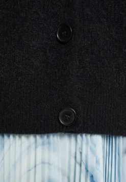 By Malene Birger Essentials Cinnum - Cardigan - Black -Esprid Shop 5166816116674866a2657140894e84d2 scaled