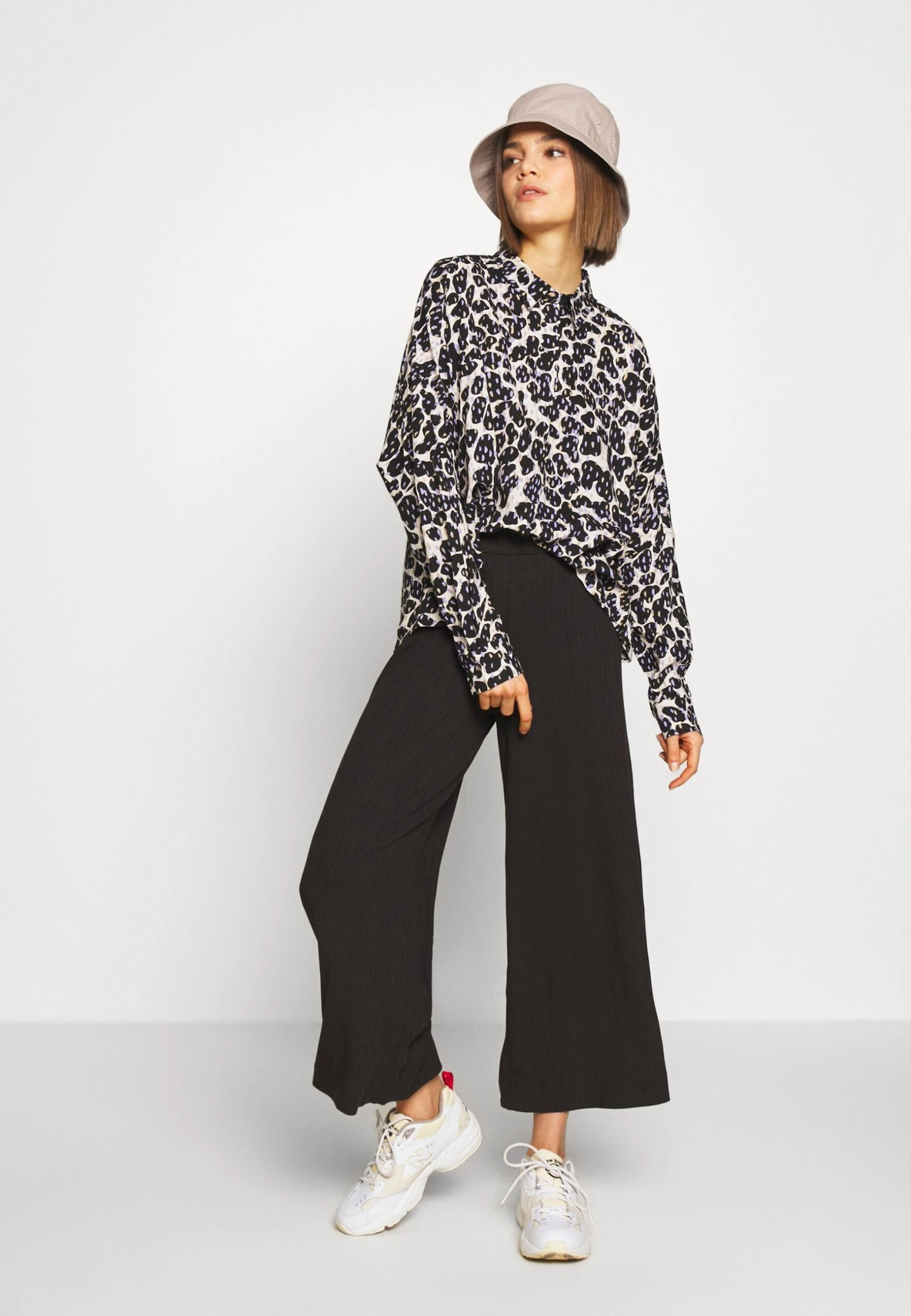 Monki Trousers - Black Dark 2 Monki Trousers - Black Dark - Image 2