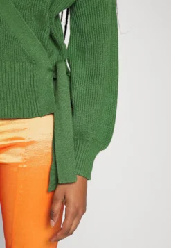 Object Objmalena Wrap Cardigan - Jumper - Artichoke Green Melange -Esprid Shop 5ca3e00acbb242b584bc3341ac381a6e scaled