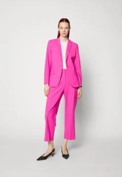 THEORY Staple- Blazer - Carnation -Esprid Shop 5ca955f32fce48f889949771ff0f014f scaled