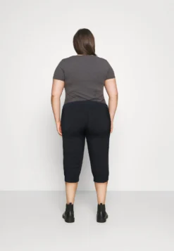 Capri Pants - Tracksuit Bottoms 7 Capri Pants - Tracksuit Bottoms -Esprid Shop 60c067c9ead047eab49da3c6517ff49f scaled