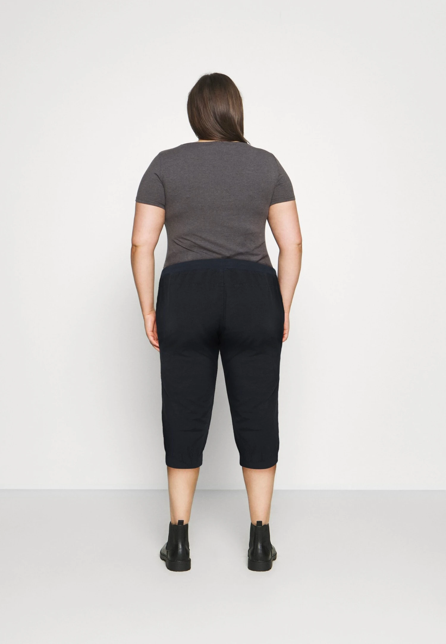 Capri Pants - Tracksuit Bottoms 3 Capri Pants - Tracksuit Bottoms - Image 3