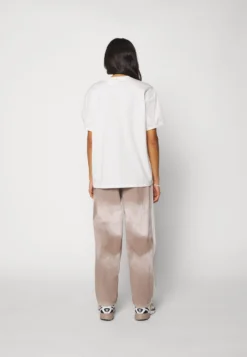 Adidas Originals Track Pant - Tracksuit Bottoms - Wonderbeige/Multicolor -Esprid Shop 613fc38cf9b74cb38bcb3fe83ae3f001 scaled