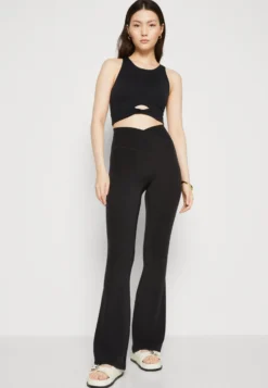 Aerie Real Me Crossover Flare - Trousers - True Black -Esprid Shop 6fa53f2121eb464ab217c997d894cd2e scaled