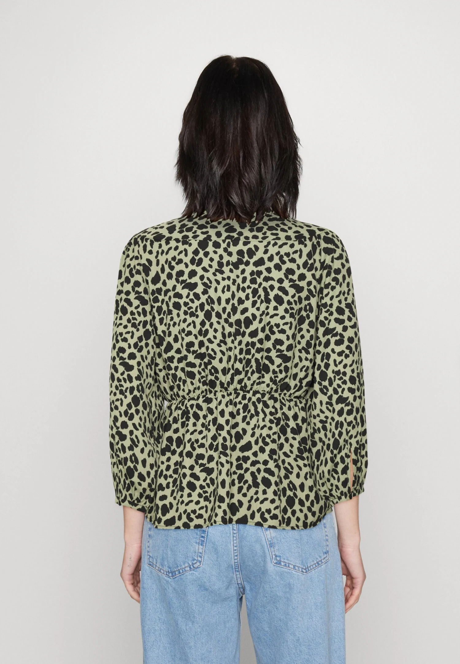 ONLY Onlmasumi Wrap - Blouse - Agave Green/Black 3 ONLY Onlmasumi Wrap - Blouse - Agave Green/Black - Image 3