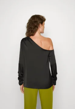 Notes Du Nord Frances Drape Blouse - Blouse - Noir -Esprid Shop 74b96800423e496fa286ee6c4ca1b2c9 scaled