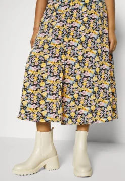 ONLY CARMAKOMA Carluxmie Long Skirt - A-Line Skirt - Black 9 ONLY CARMAKOMA Carluxmie Long Skirt - A-Line Skirt - Black -Esprid Shop 7a6ebd9af08d4941abdfee33f538bb91 scaled