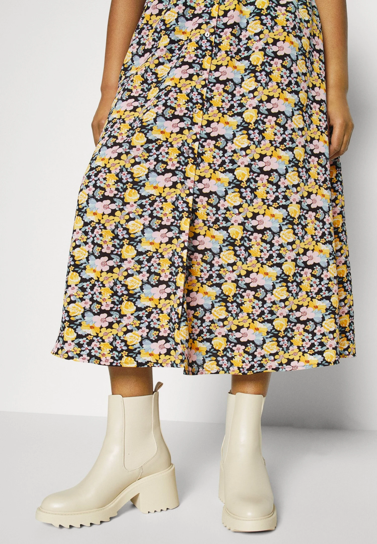 ONLY CARMAKOMA Carluxmie Long Skirt - A-Line Skirt - Black 5 ONLY CARMAKOMA Carluxmie Long Skirt - A-Line Skirt - Black - Image 5