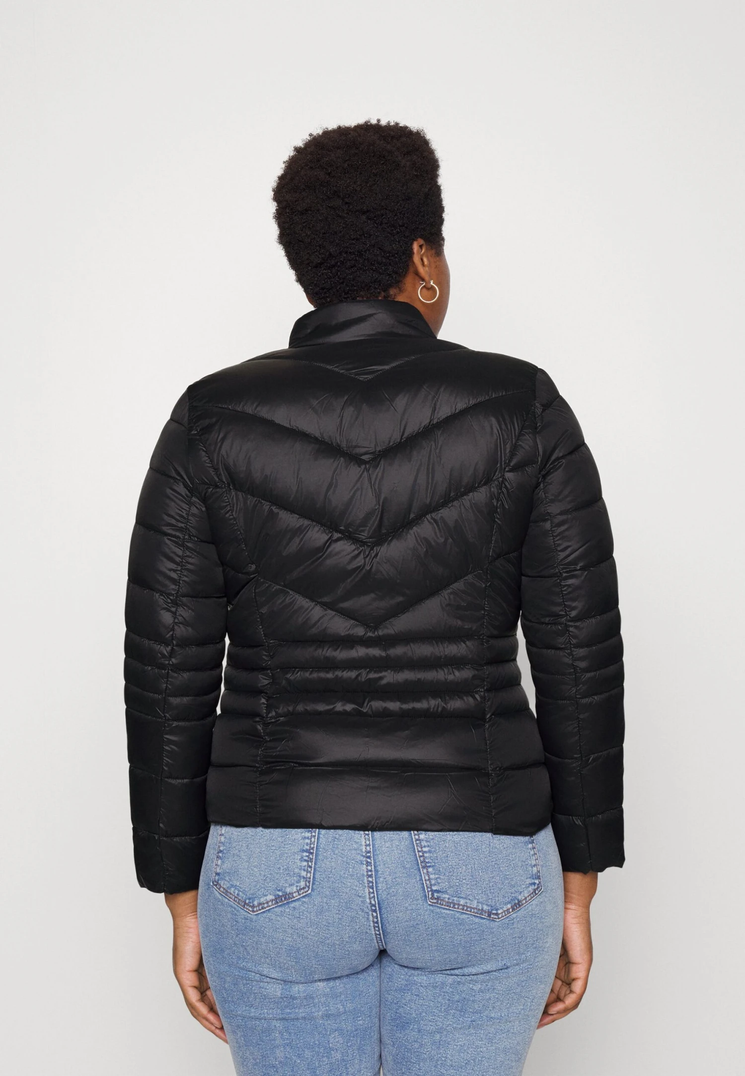 Vero Moda Curve Vmsorayasiv Short Jacket - Light Jacket 3 Vero Moda Curve Vmsorayasiv Short Jacket - Light Jacket - Image 3