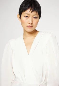 DKNY Blouse - Ivory -Esprid Shop 8eb8a36f3527407ea661e1523acbec9d scaled