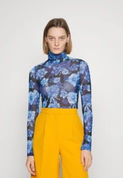 Alice + Olivia Delaina- Long Sleeved Top - Dream Royalty