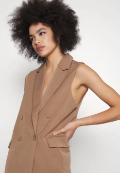 Yasloui Waistcoat - Waistcoat - Otter -Esprid Shop 91b1008c7d2341bca72d8567544bd54d scaled