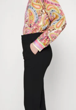 Cinq A Sept Kerry - Trousers - Black -Esprid Shop 934b2dd05be3425ba0ff4b2bf00372f8 scaled