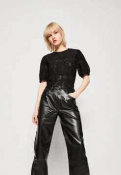 Object Objfeodora S/S Noos - Blouse -Esprid Shop 94884549508a4380a9c405b3962c7038 scaled