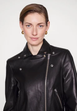IRO Kolmar - Leather Jacket - Black -Esprid Shop 9bbaa879beb14d87ba34bb676a97c598 scaled