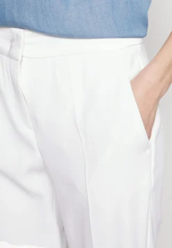 Emporio Armani Trousers - Trousers -Esprid Shop 9cc89df623274173a6a5711abcea9e22 scaled