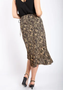 Ruffle - A-Line Skirt - Beige 6 Ruffle - A-Line Skirt - Beige -Esprid Shop 9d88b8c30f1f43328809f535dc6f5d5c scaled