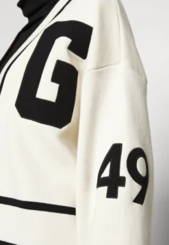 Gant V-Neck Cardigan - Cardigan - Ebony Black -Esprid Shop 9e799984284042b58a02d44346476a9b scaled