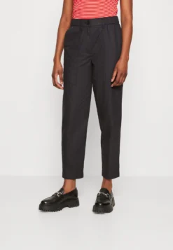 Marc O'Polo Pants Modern Jogger Cropped Length - Trousers - Black