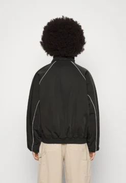 WEEKDAY Cody Tracksuit Jacket - Bomber Jacket - Black -Esprid Shop a842056b50384b4584fd44a5754db7be scaled