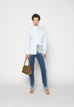 Victoria Beckham Oversized Mens - Button-Down Blouse - Sky Blue/White -Esprid Shop ab91c03541c84dd7a078d111346ec2a7 scaled