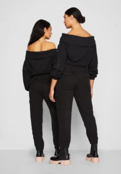 Guess Bowie- Trousers - Schwarz 8 Guess Bowie- Trousers - Schwarz -Esprid Shop ac2a8318ea12456099e48306dfd73dea scaled