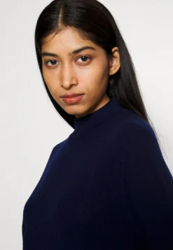 Mockneck - Jumper - Navy -Esprid Shop ae6bccf75ad540ea93fb03b8bd04e8f8 scaled