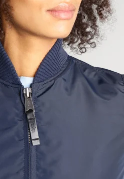 Alpha Industries Bomber Jacket - Bomber Jacket -Esprid Shop b0ebec9d1e2d4d0e995379c4eef326f7