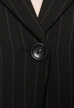 Patrizia Pepe Blazer - Black -Esprid Shop b2e1cfb892684c72a223fac4e4c1b01c scaled